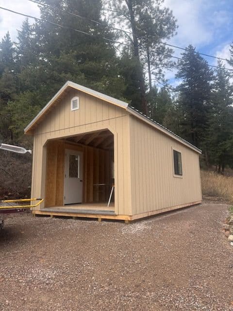 Gallery photos for Ash Wood Grain Garage Door Installation at Flathead Lake: Image #3